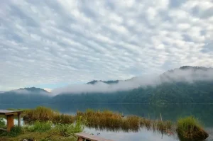 Danau Lau Kawar, Keindahan Alami Karo di Kaki Gunung Sinabung yang Menawan